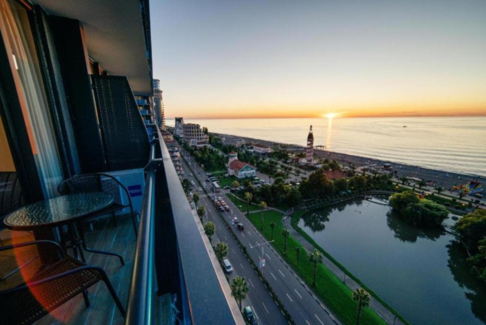 Orbi City Panoramic View Батуми Екстериор снимка